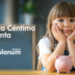 Niña sonriendo gracias a la iniciativa solidaria Cada Céntimo Cuenta